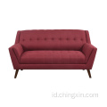 Sofa Santai Kain Merah Dua Kursi Ruang Tamu dengan Kaki Kayu Solid